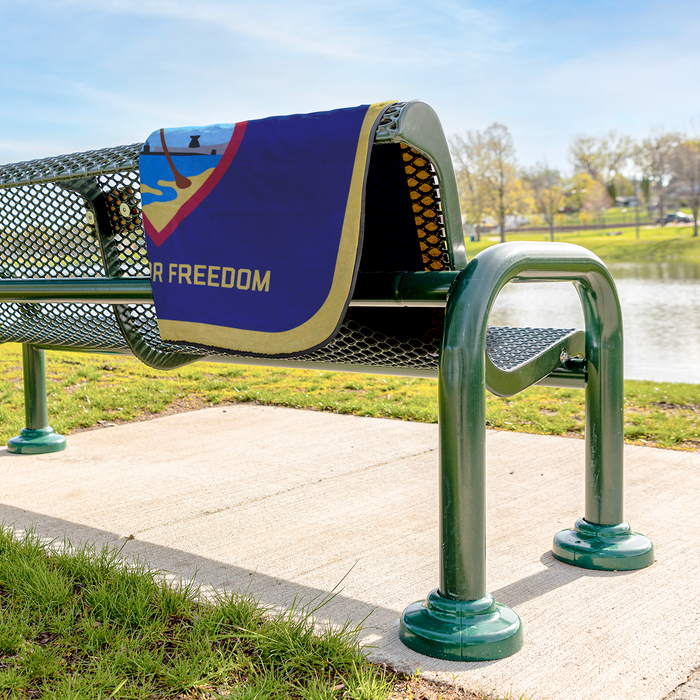 Springfield_FRG_Picnic_Blanket_StadiumBlanket_Lifestyle_Bench_V_AS_Mockup.png