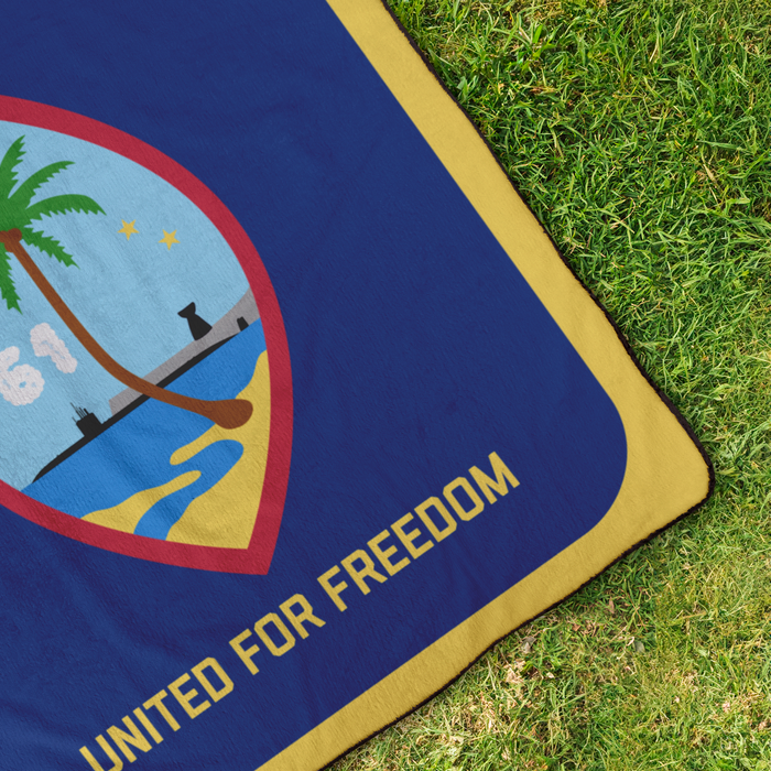 Springfield_FRG_Picnic_Blanket_StadiumBlanket_OverheadGrass_V_Mockup.png